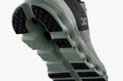 ON RUNNING CLOUDRUNNER FROST ET ALOE Chaussures De Running