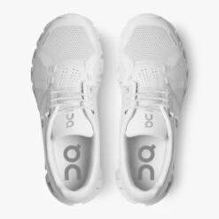 ON RUNNING CLOUD 5 ALL WHITE Chaussures De Running -Detente Chaussures Boutique 4 25571 23 ON RUNNING CLOUD 5 ALL WHITE Chaussures de running